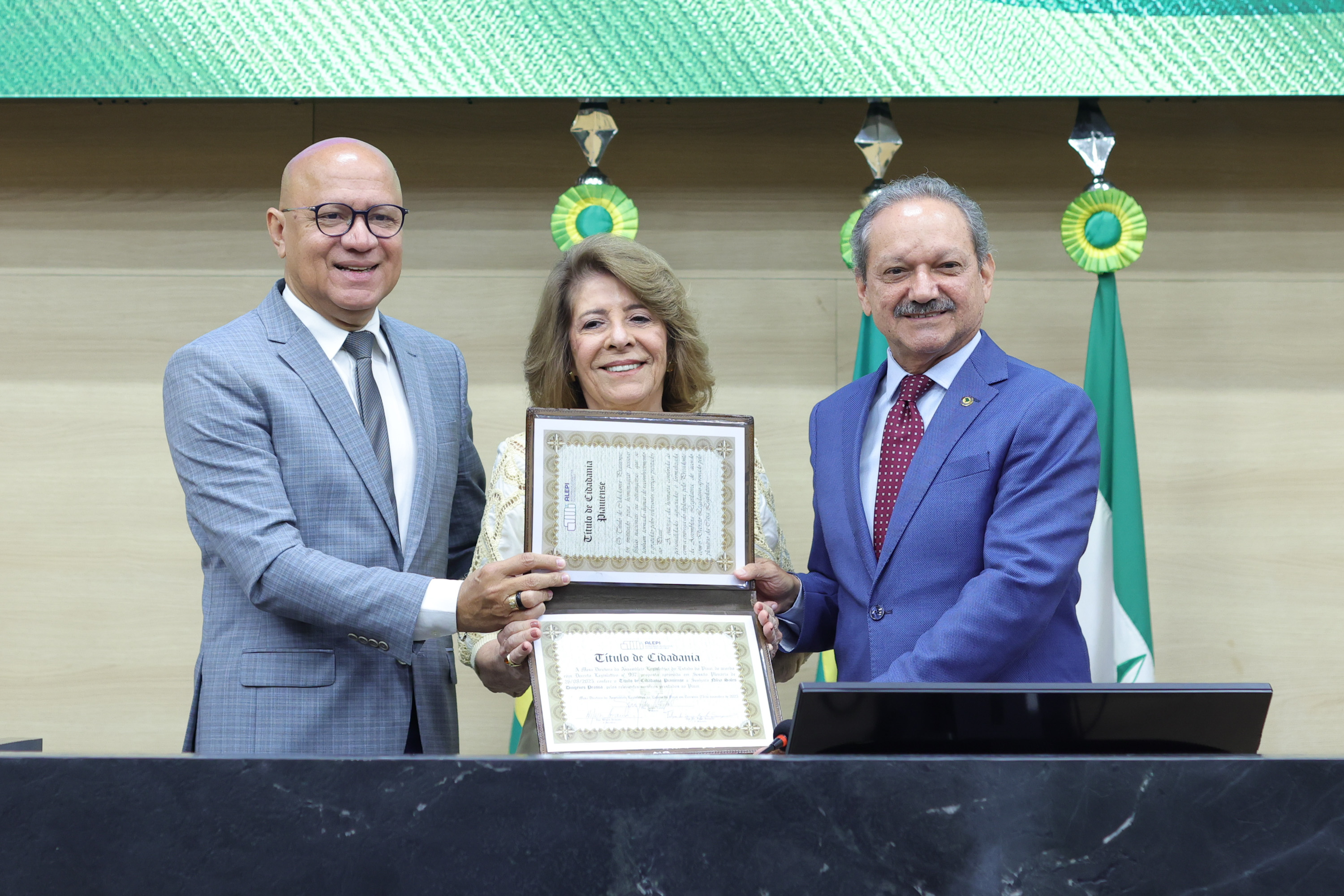 Nilza Sales recebe Título de Cidadã Piauiense
