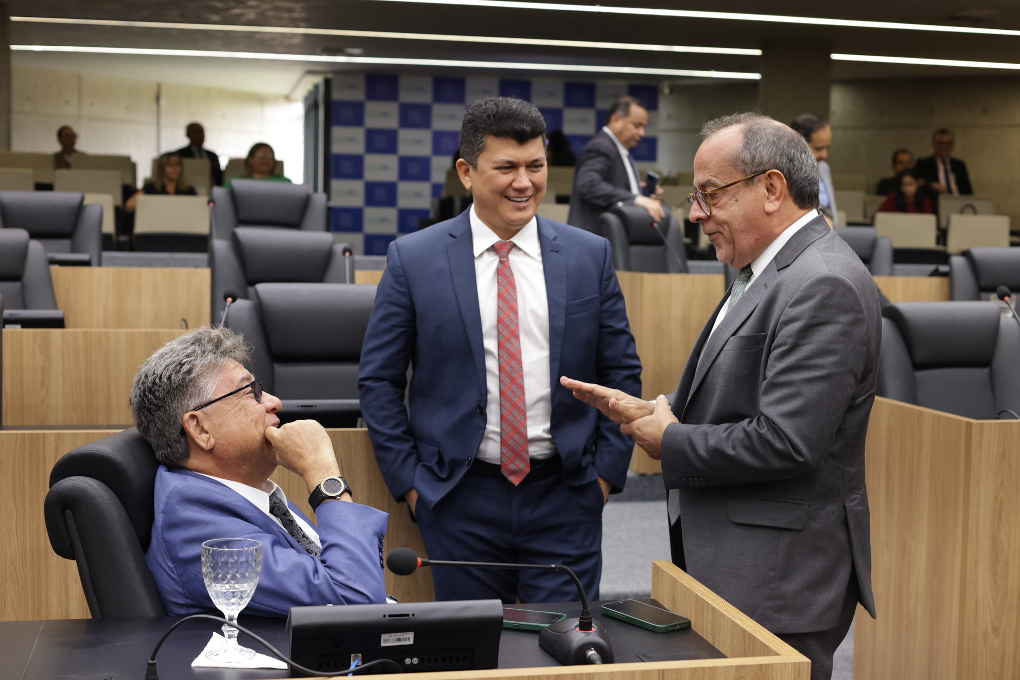 Plenário  aprova requerimento cobrando perícia do INSS em São Raimundo Nonato 