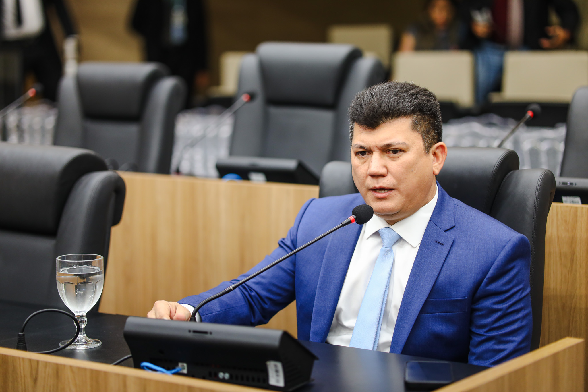 Política de proteção aos professores começa a tramitar na Alepi