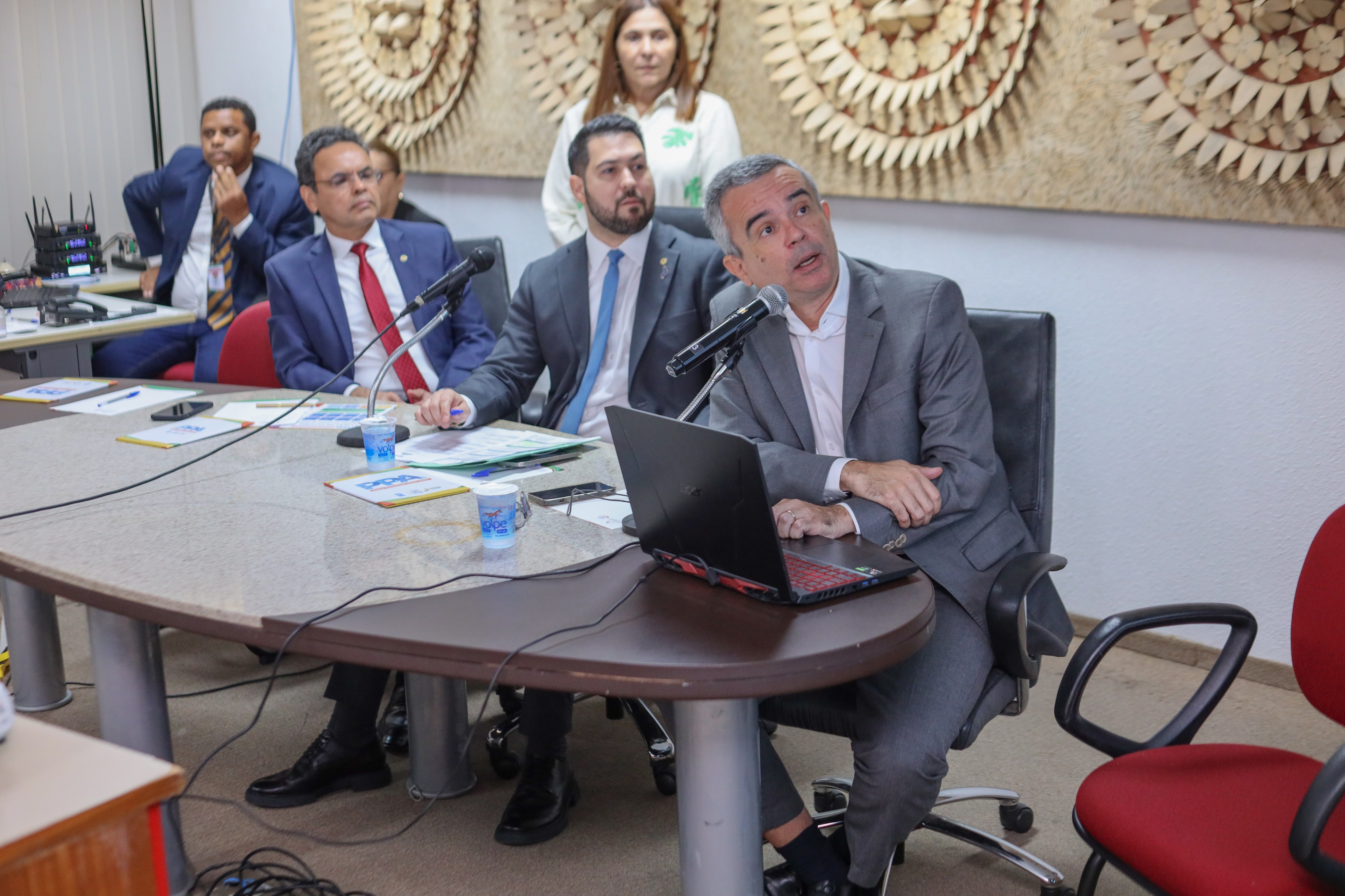 Quase 40% do orçamento foi gasto com pessoal, explica secretário durante audiência