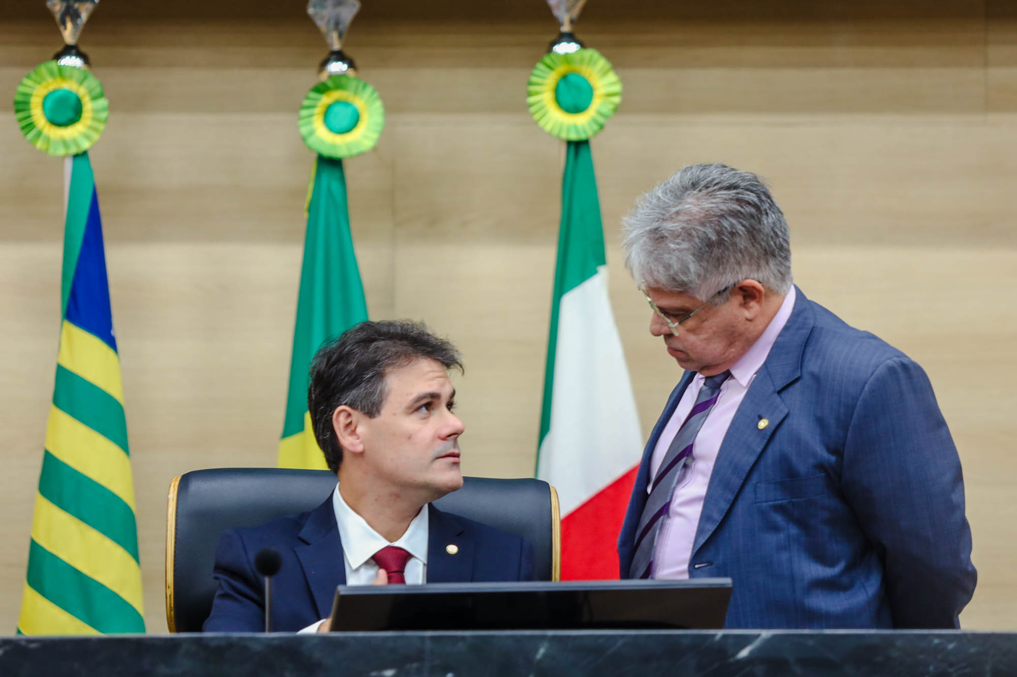 Retirada de projeto da pauta gera debate na sessão