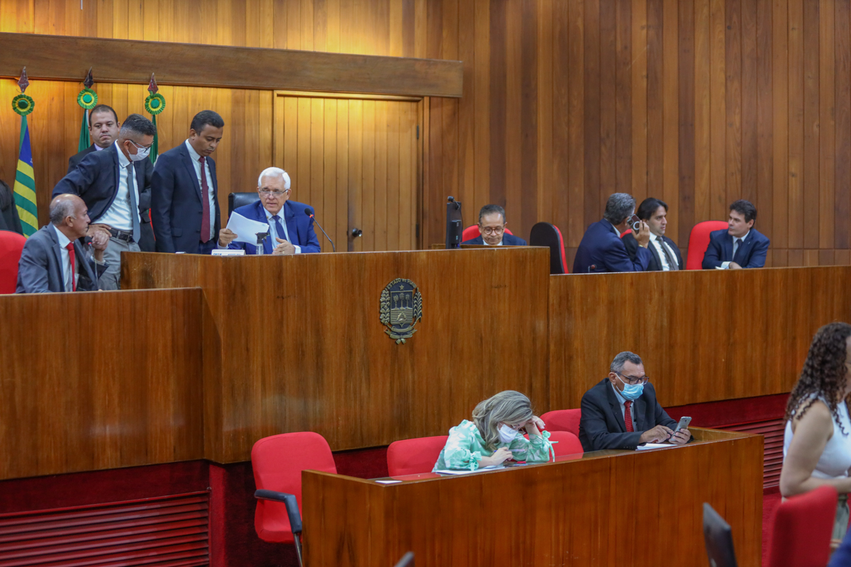 Retomada das obras de recuperação de estradas repercute em Plenário