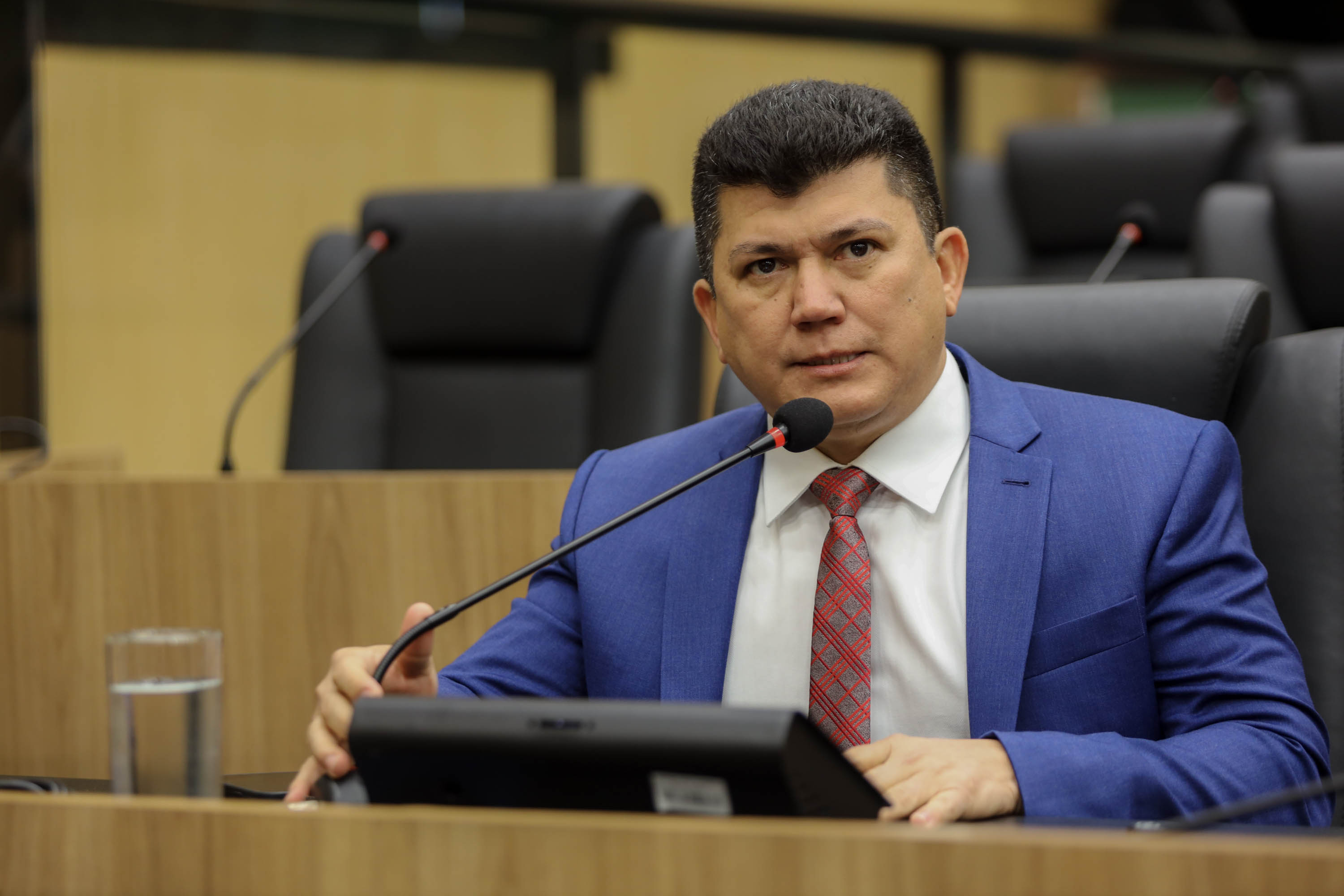 Rubens Vieira cobra melhorias na entrega de energia às indústrias de Parnaíba