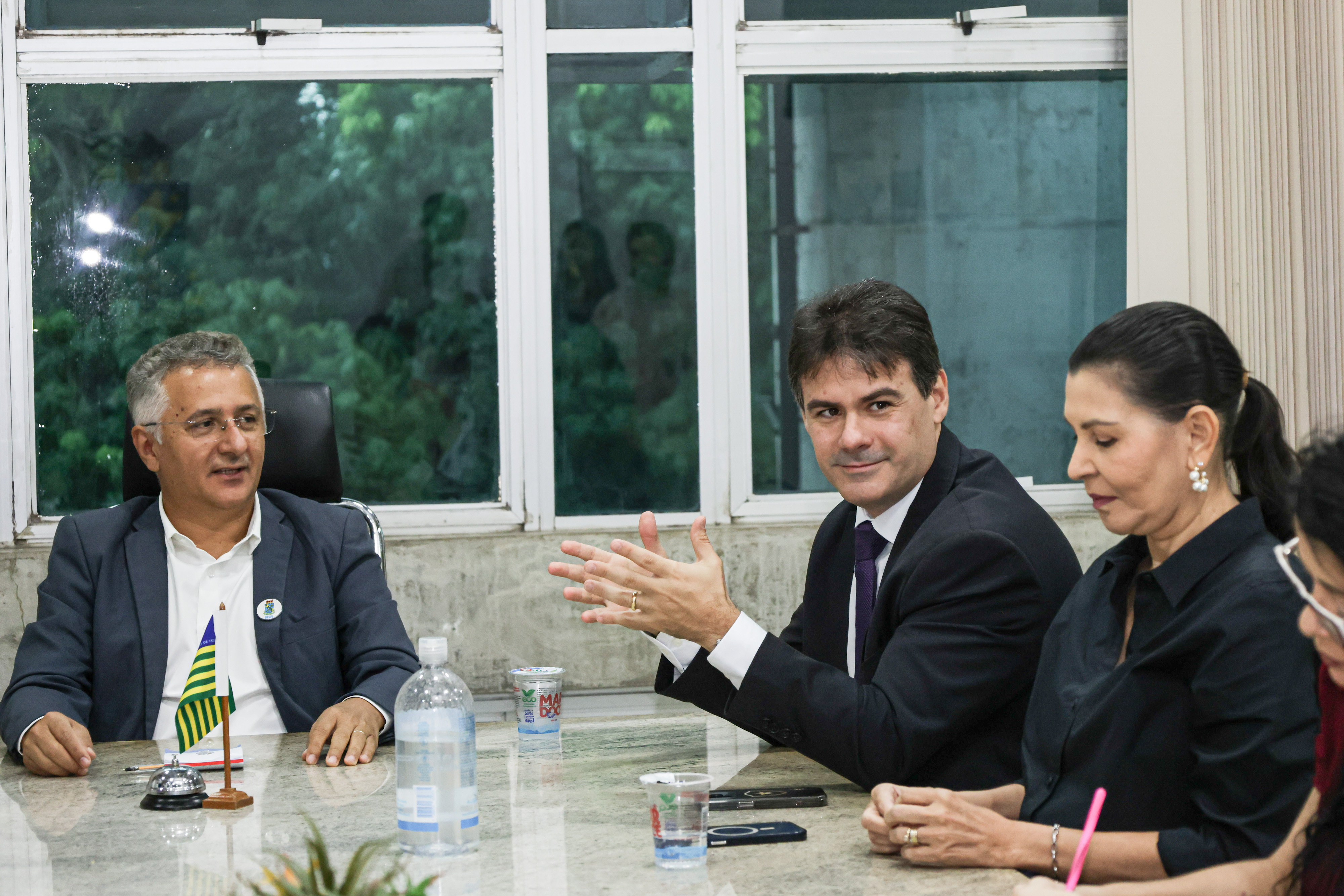 Severo Eulálio e Ana Paula visitam Uespi para ouvir demandas 