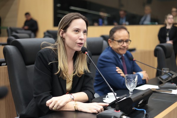 Vanessa Tapety destaca visita de vereadores de Oeiras na Alepi