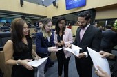 Vanessa Tapety recebe representantes de comissões da OAB-PI