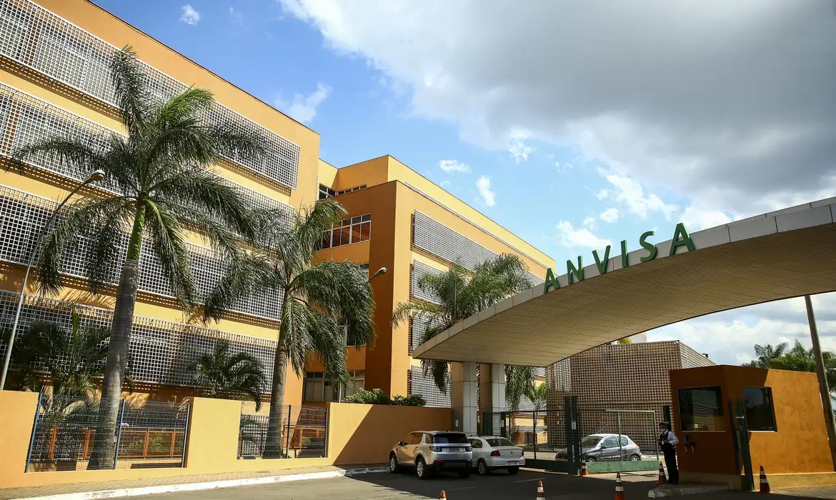Anvisa alerta para tentativa de golpe com falsa cobrança por e-mail