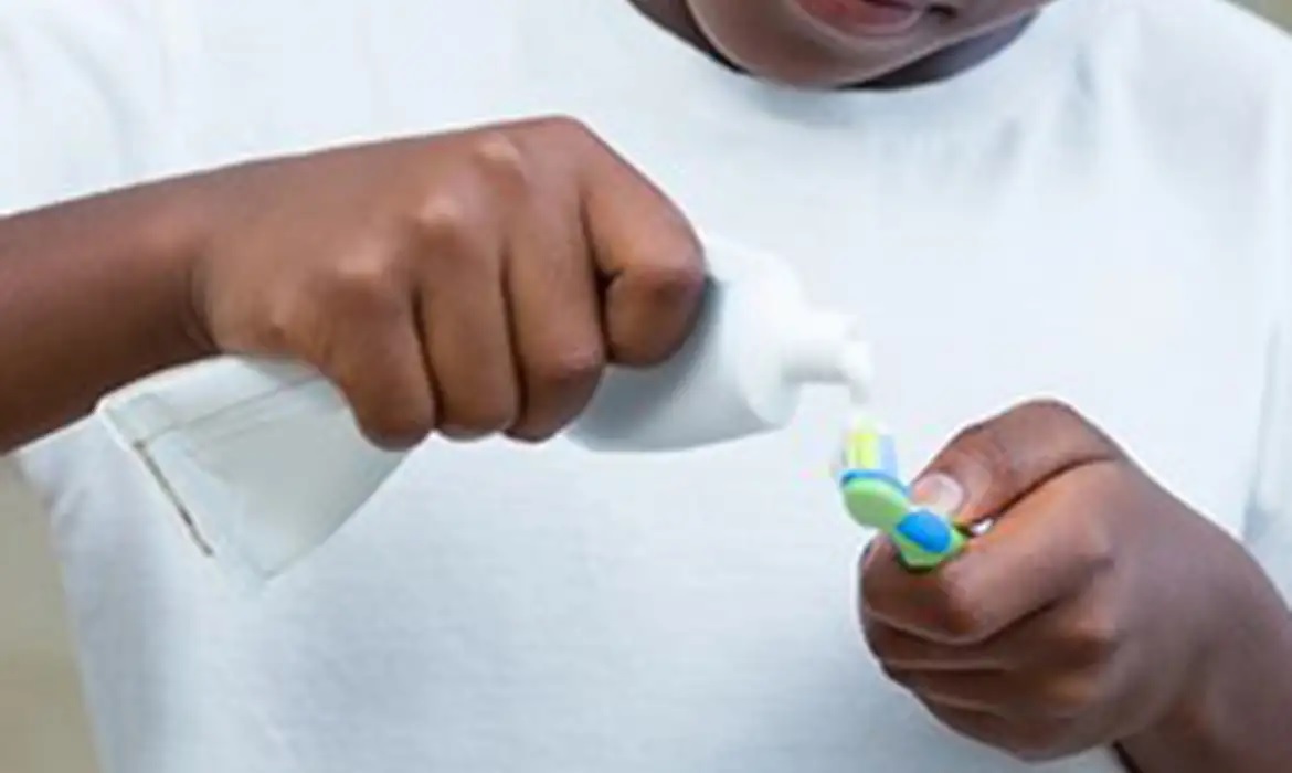 Anvisa suspende interdição de venda de creme dental da Colgate