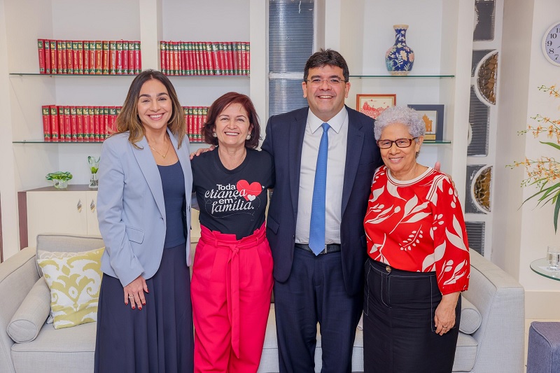 Campanha oferta bolsa de R$ 1 mil por mês para famílias acolhedoras de crianças e adolescentes