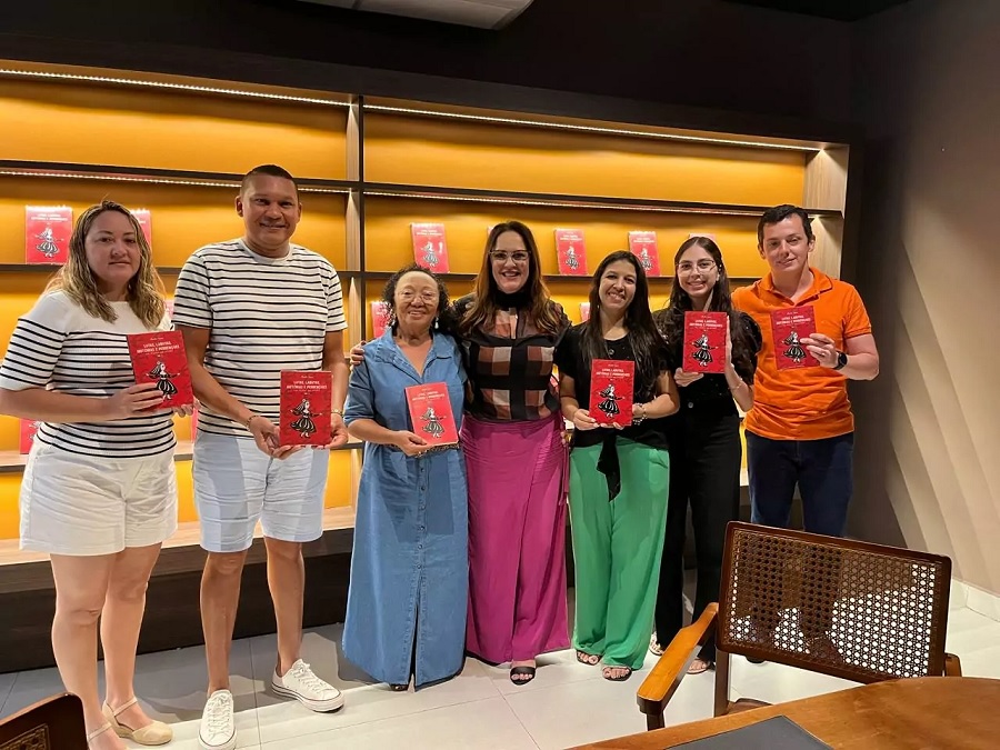 Egressa da Uespi lança livro de cordel com coletânea sobre vivências e desafios acadêmicos