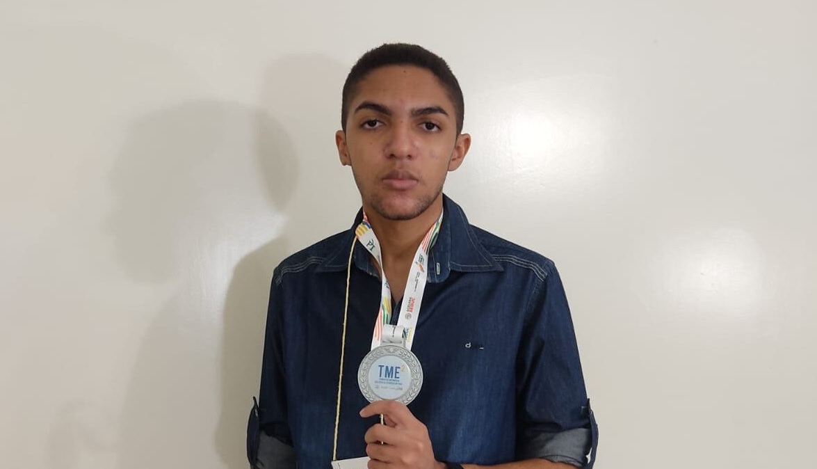 Estudante da rede estadual fica entre os 8 melhores do Brasil na ONIA e avança para seletiva internacional na China