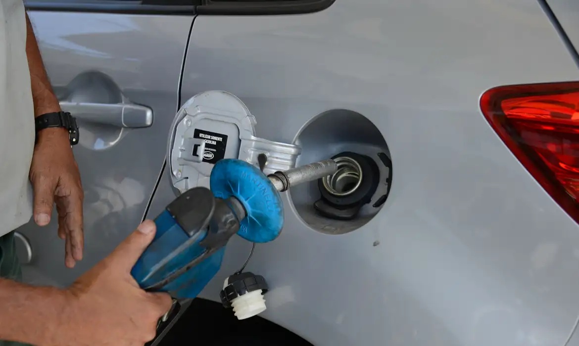 Gasolina está mais cara a partir desta terça (9)