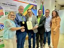 Proprietários da Fazenda Progresso recebem Medalha do Mérito Ambiental