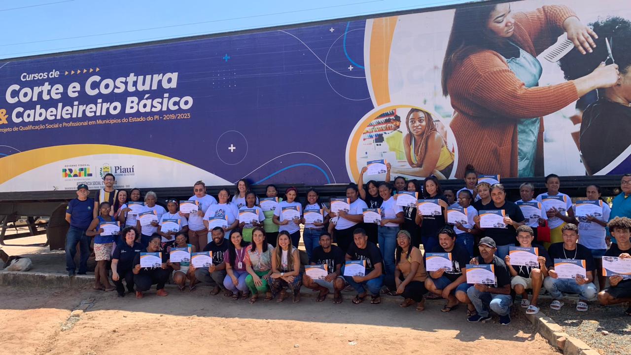 Qualifica Piauí certifica mais de 3 mil pessoas e amplia acesso à formação profissional