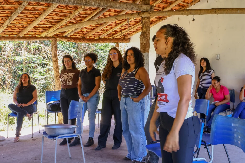 SAF e Uespi realizam capacitação com agricultores que vão iniciar criação de galinhas canela-preta
