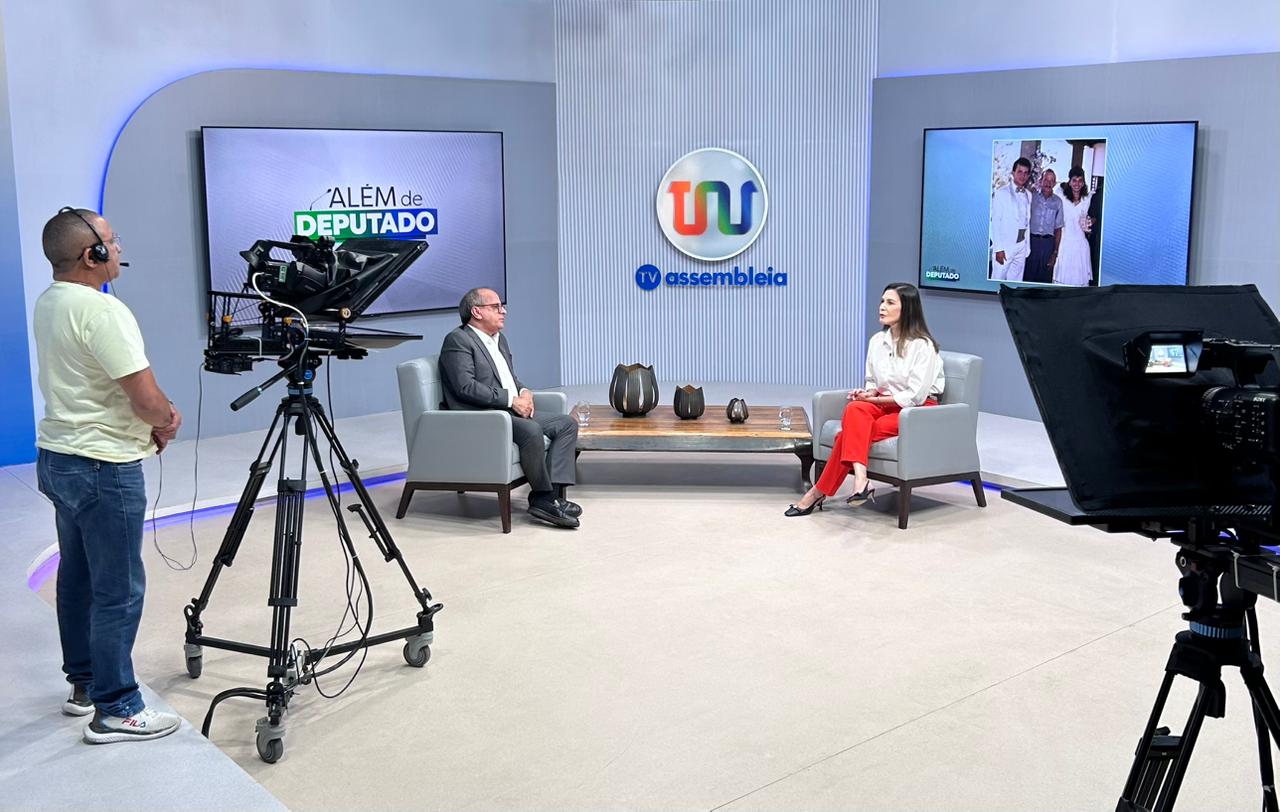 Além de Deputado: Hélio Isaías revela a história por trás do mandato