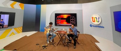 Bráulio Miranda e Buim são destaques no programa Feito em Casa, com música, literatura e futebol