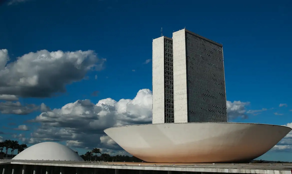 Câmara aprova projeto que cria a Estratégia Nacional de Saúde