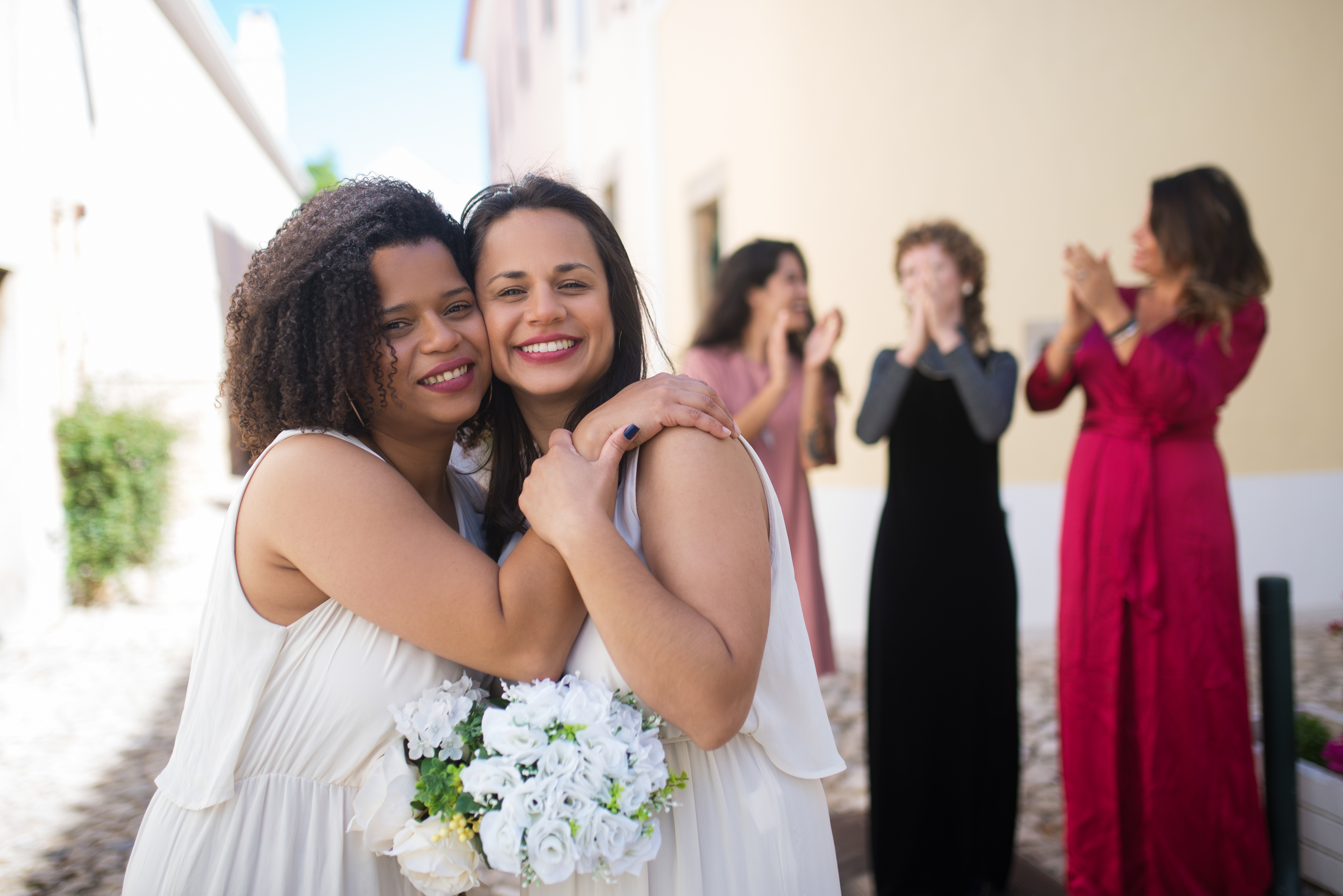 Casamento entre mulheres cresce 5,9% e é recorde em 2023, mostra IBGE