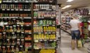 Cesta básica sobe nas capitais e custa ao menos 40% do salário mínimo