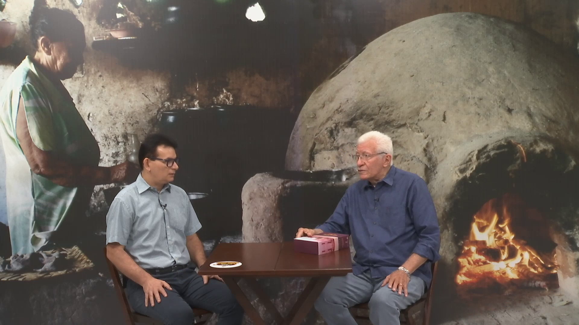 Cineas Santos entrevista Glaydson Monteiro sobre a coleção de livros "História Social do Piauí" 