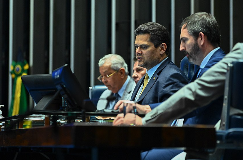 Congresso Nacional vai se reunir em 27 de maio para votar vetos