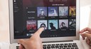 Em 2022, streaming estava presente em 43,4% dos domicílios com TV Em 2022, streaming estava presente em 43,4% dos domicílios com TV