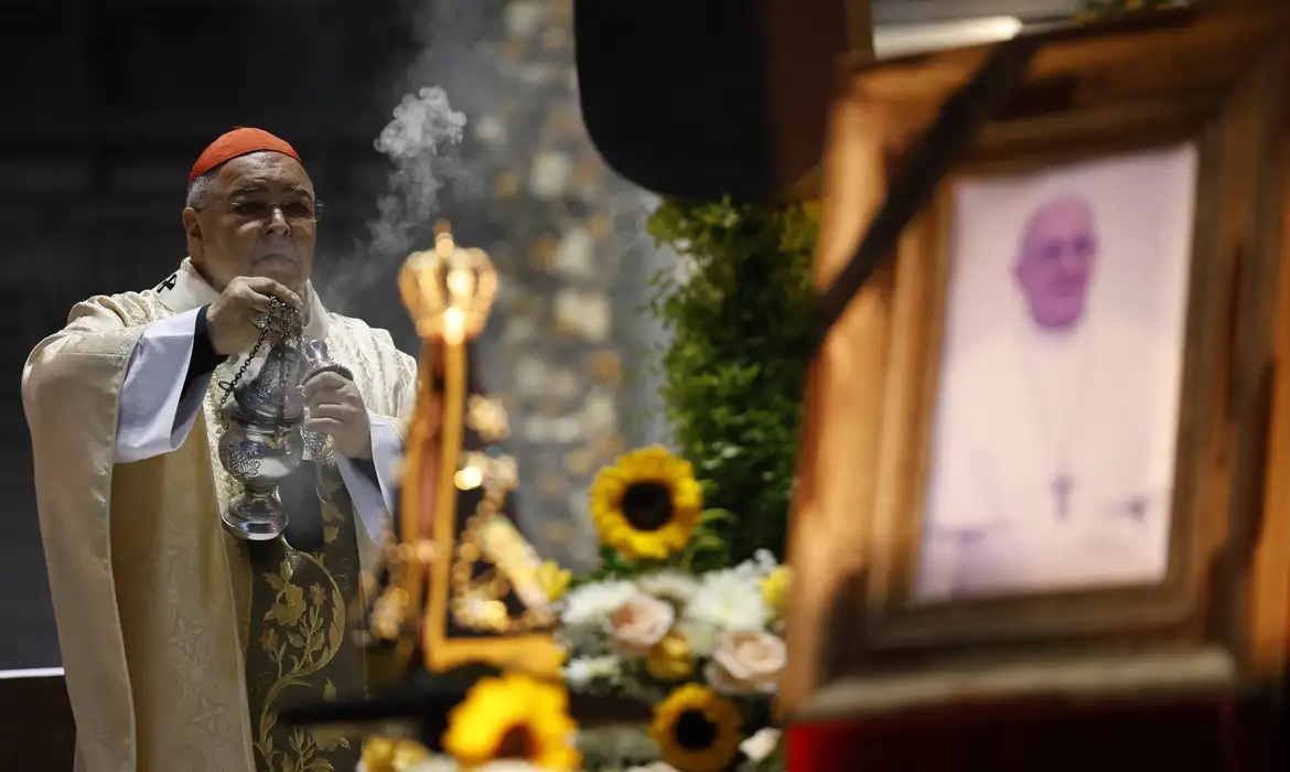 Entenda o conclave, ritual de escolha do novo papa no Vaticano