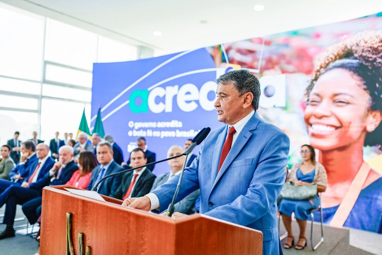 Governo lança Programa Acredita com microcrédito para público do CadÚnico