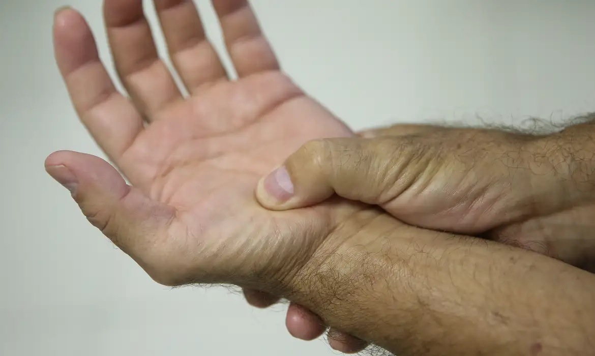 Lei passa a definir fibromialgia como deficiência em todo o país