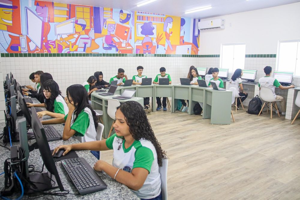 Mais de 2 mil escolas públicas serão conectadas à internet com alta velocidade no Brasil