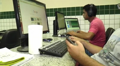 Mais de 20 milhões de brasileiros ainda não têm acesso à internet, aponta IBGE