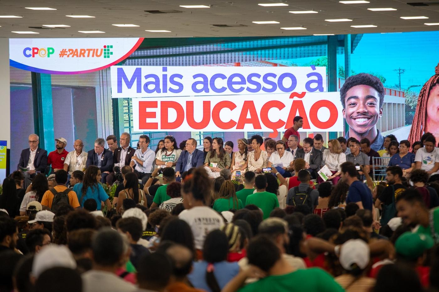 MEC e Fiocruz lançam programa de reforço a pré-vestibulares populares