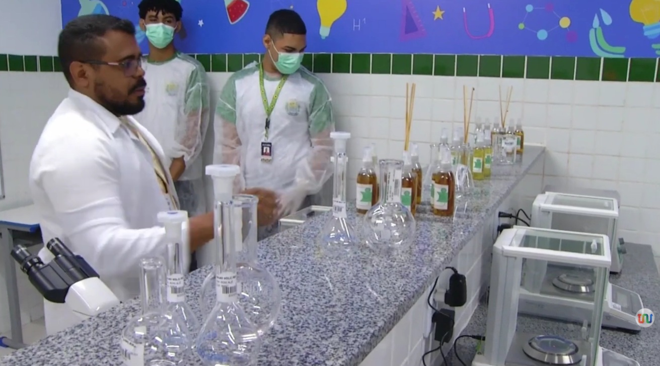 Mensalidades das escolas particulares podem subir quase 10% e pressionam orçamento das famílias