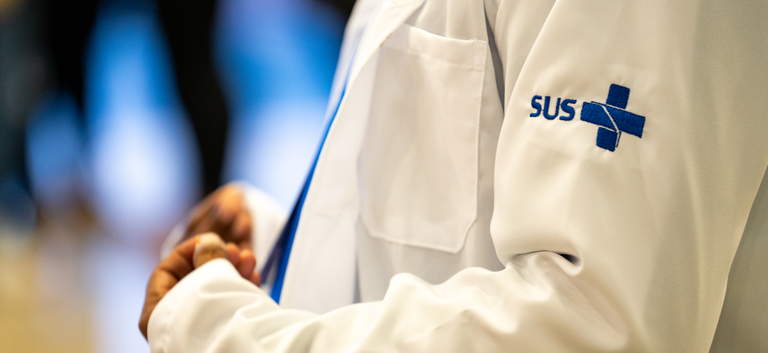 Ministério da Saúde cria sala de situação para monitorar infecções por vírus respiratórios, incluindo influenza aviária