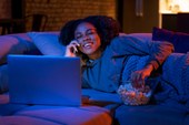 Pela primeira vez, mais da metade da população acessa a internet pela TV