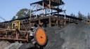 Produção industrial recua em cinco dos 15 locais pesquisados em abril Produção industrial recua em cinco dos 15 locais pesquisados em abril