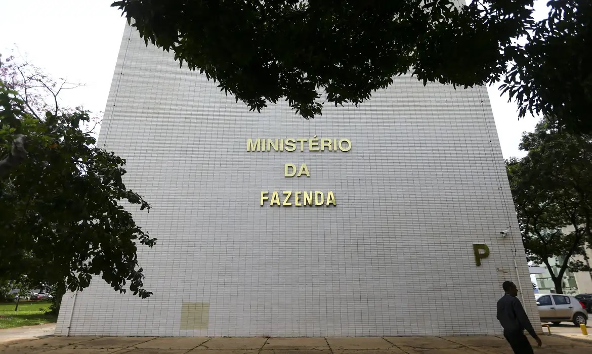 Publicado conjunto de medidas alternativas ao IOF; veja mudanças