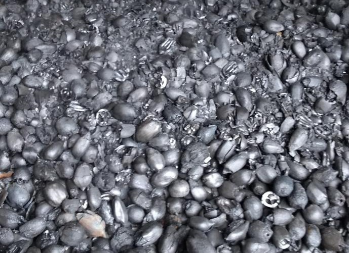 Saiba do potencial de carvão de coco na descontaminação da água