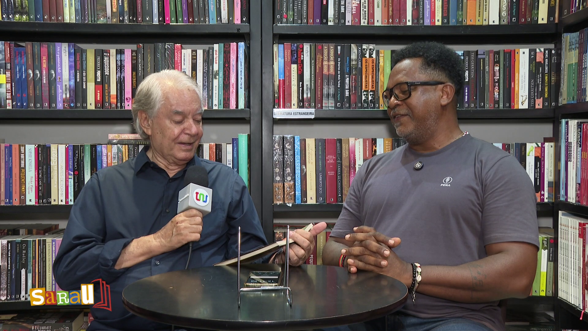 Sarau: último programa do ano  reúne debates sobre capoeira, justiça e qualidade do sono