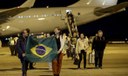 Sinto alívio por pisar em solo brasileiro, dizem repatriados