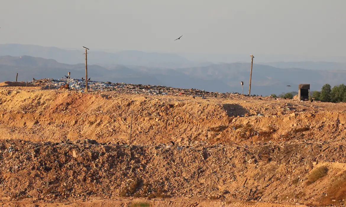 Teresina está entre as 3 capitais onde lixões podem gerar desastre como o de GO