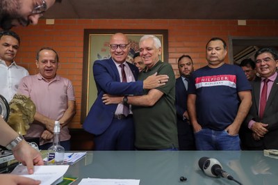 RENUNCIA DEPUTADO THEMISTOCLES FILHO 30.12 (1).JPG