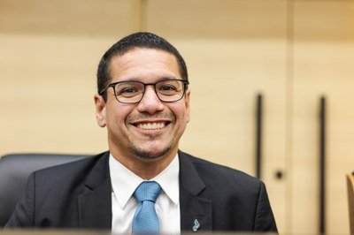 SESSÃO SOLENE TÍTULO DE CIDADANIA AO SENHOR MANOEL CARDOSO LINHARES E À SENHORA CARINA THOMAZ CAMARA (1).jpg SESSÃO SOLENE TÍTULO DE CIDADANIA AO SENHOR MANOEL CARDOSO LINHARES E À SENHORA CARINA THOMAZ CAMARA (1).jpg