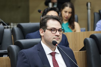SESSÃO SOLENE TÍTULO DE CIDADANIA AO SENHOR MANOEL CARDOSO LINHARES E À SENHORA CARINA THOMAZ CAMARA (9).jpg SESSÃO SOLENE TÍTULO DE CIDADANIA AO SENHOR MANOEL CARDOSO LINHARES E À SENHORA CARINA THOMAZ CAMARA (9).jpg