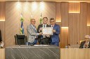 Alepi entrega título de cidadania piauiense ao Dr. Tiago Santiago