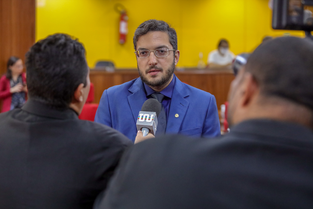 Deputados debatem a visita de Nicolás Maduro ao Brasil