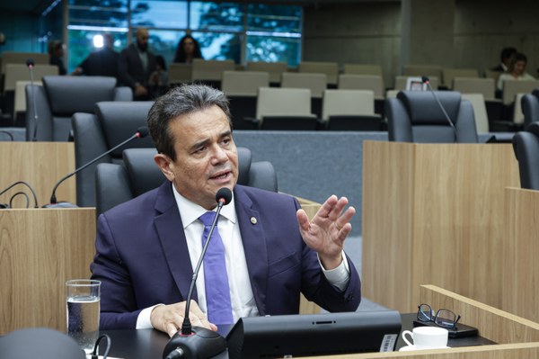Deputados destacam obras em Parnaíba, Floriano e São Brás do Piauí