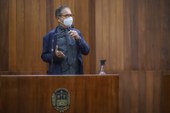 Dr. Hélio critica governo federal pelo fim da emergência sanitária por Covid-19