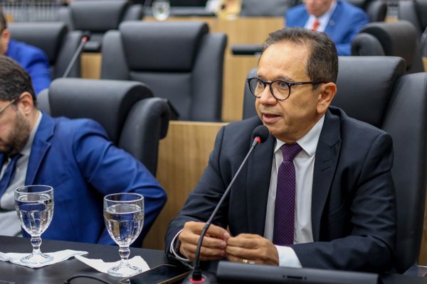 Dr. Hélio demonstra preocupação com jogos de azar no Brasil